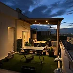 Rooftop Mini Suite-Roof Deck-Sunbeds-City View