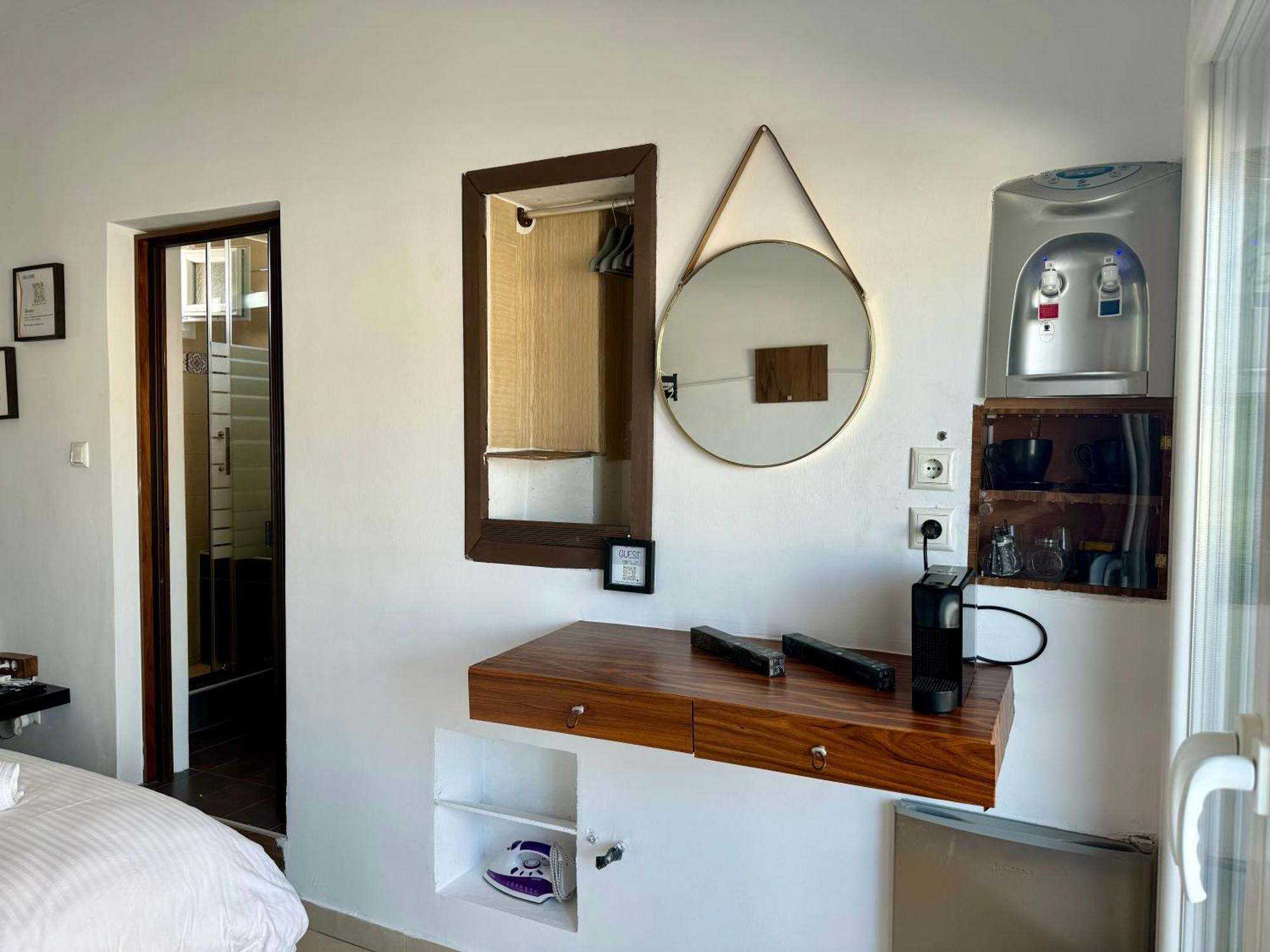 Rooftop Mini Suite-roof Deck-sunbeds-city View Apartment Thessaloniki