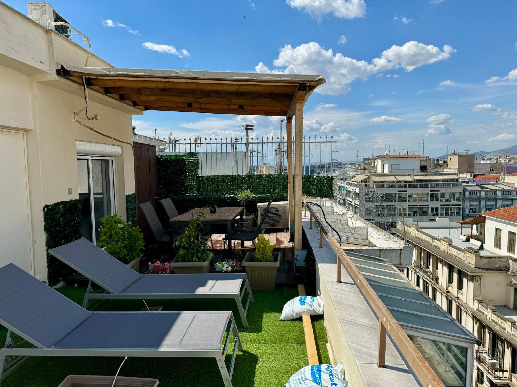 Apartment Rooftop Mini Suite-roof Deck-sunbeds-city View *