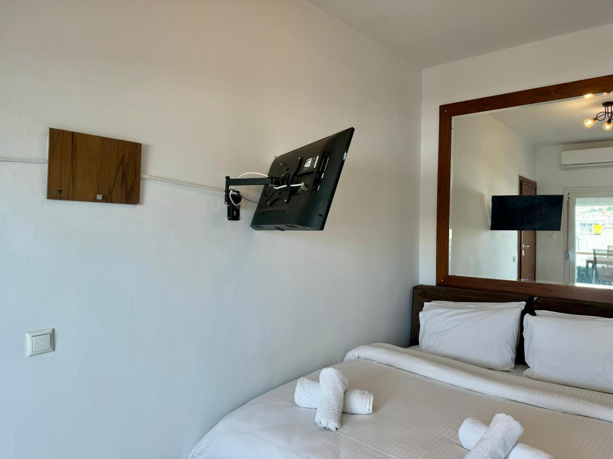 Apartment Rooftop Mini Suite-roof Deck-sunbeds-city View Thessaloniki